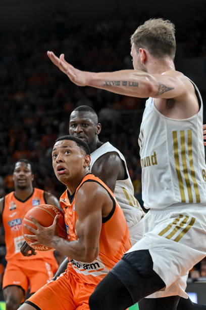 社交媒体上 社交媒体上