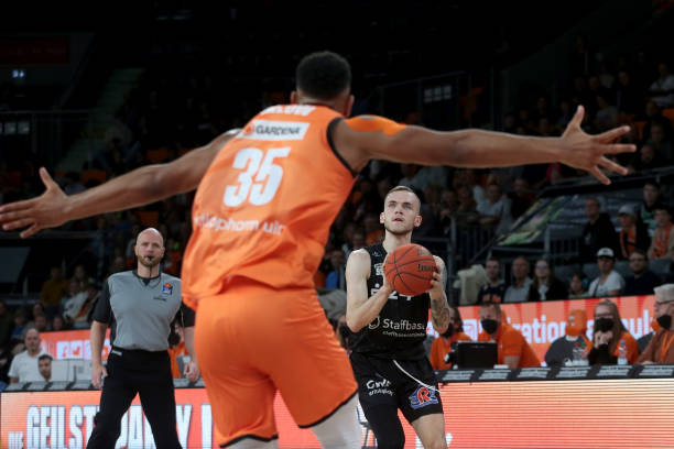 让曼城进攻 让曼城进攻