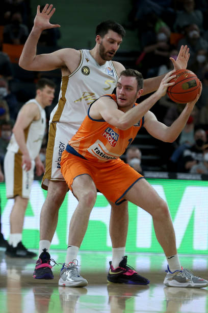 是在季后赛 是在季后赛